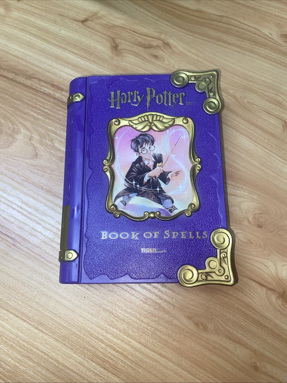 2001 Tiger Electronics Harry Potter Book Of Spells TESTED/WORKING
